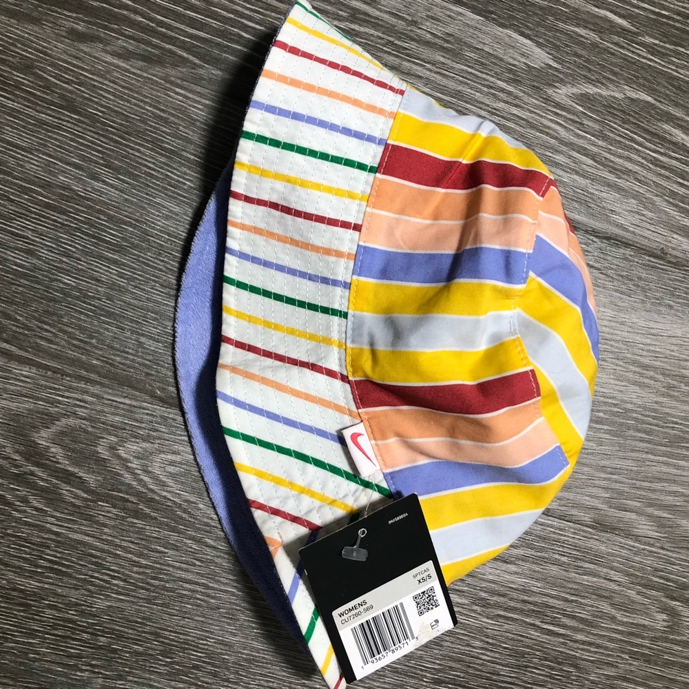 Women’s Nike reversible bucket hat